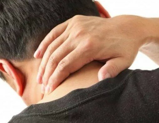 Что делать если болит затылок при наклоне головы