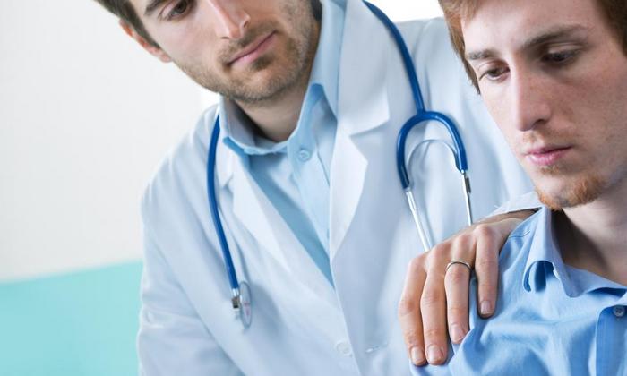 Если длительное время наблюдается боль в области правой почки, левого органа или по всей пояснице, то необходимо обратиться к врачу почему при ходьбе болят почки