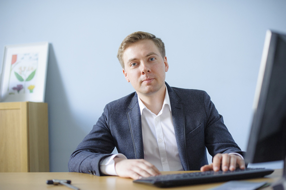 Почему сегодня очень сильно болит голова